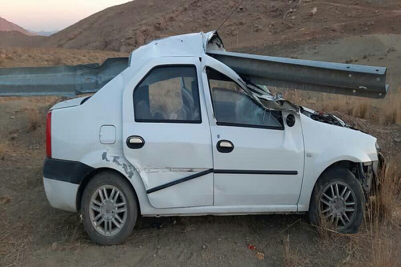 برخورد ۲ دستگاه خودرو در تفت یزد، هشت مصدوم بر جا گذاشت